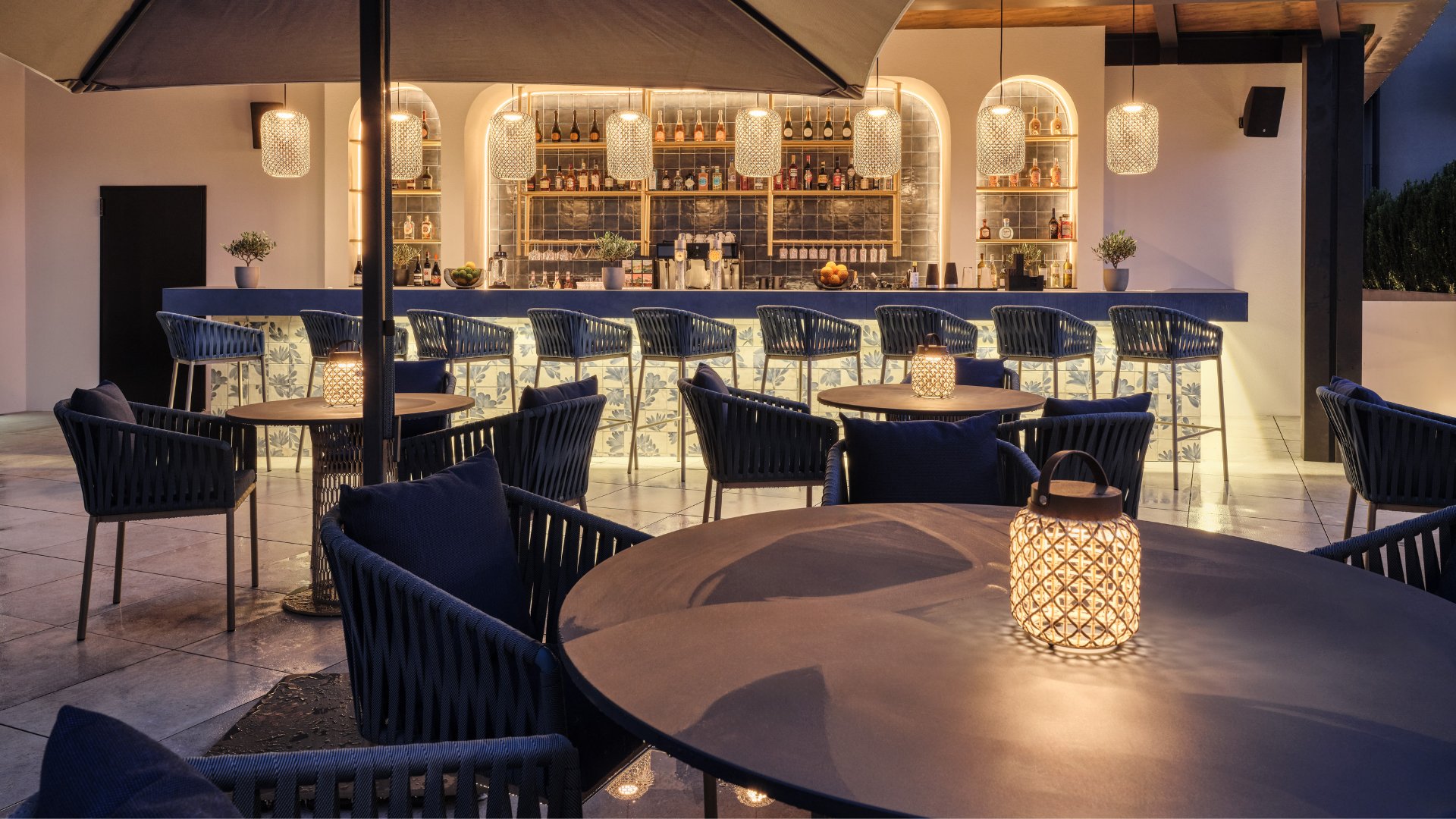 Poolbar des Dorint & Spa Locarno Riazzino