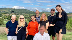 Reisegruppe bei einer Golfplatz Tour