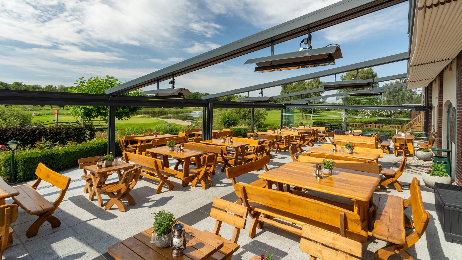 Terrasse des Landgasthofs Frettwurst